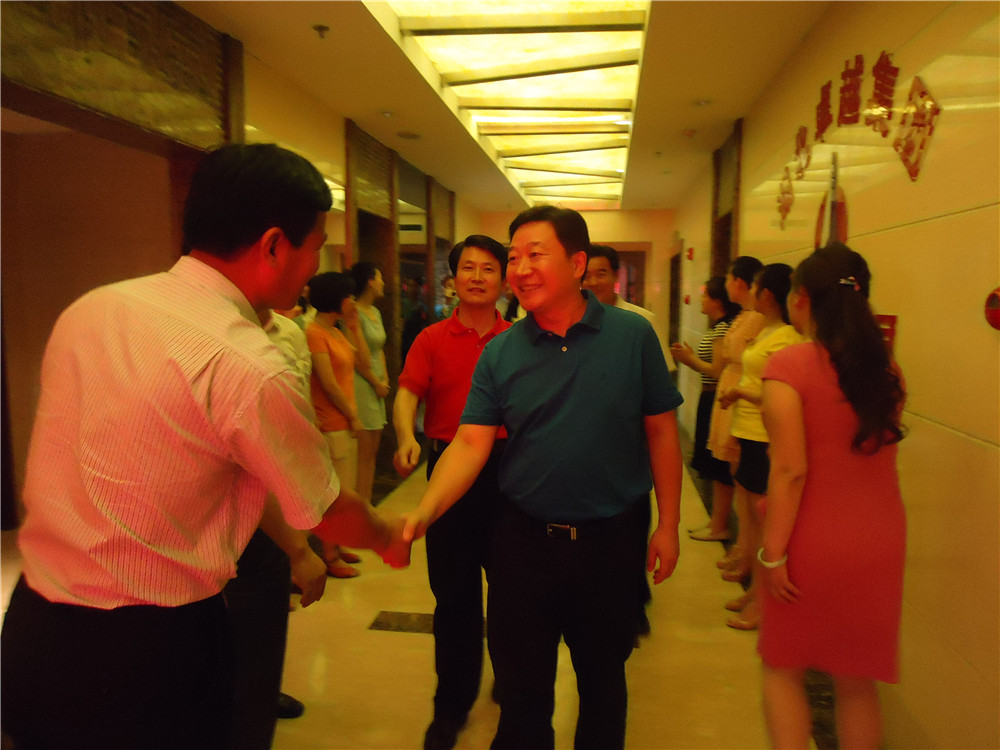 13刘雁飞董事长陪同十堰市市委书记周霁视察JDB电子集团西安总部